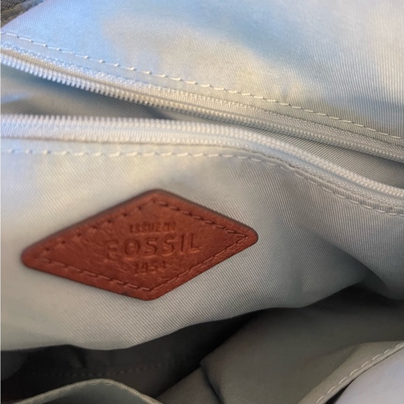 Fossil Women’s Fiona Crossbody purse - Picture 5 of 7